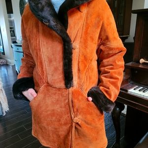 Ada suede and feaux fur lining very warm coat with hood M look best on size 4-6